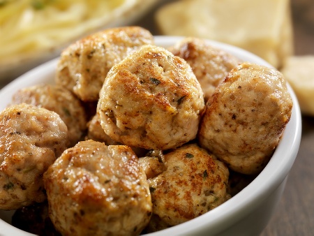 Пържени пилешки кюфтета по гръцки във фритюрник с горещ въздух (еър фрайър, air fryer) - снимка на рецептата
